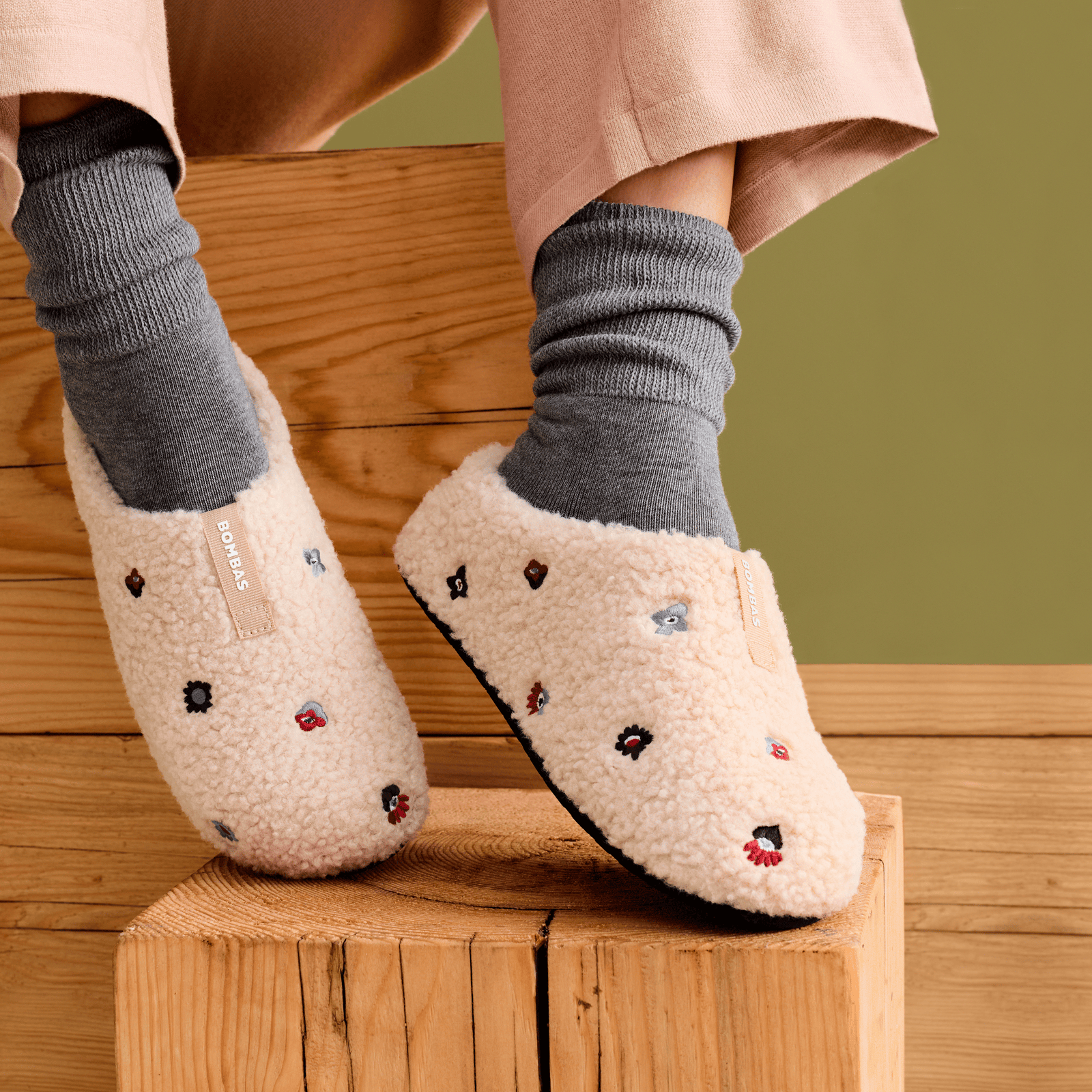 Women's Floral Embroidery Sunday Slipper - Cream WO [LIFESTYLE] [10098]