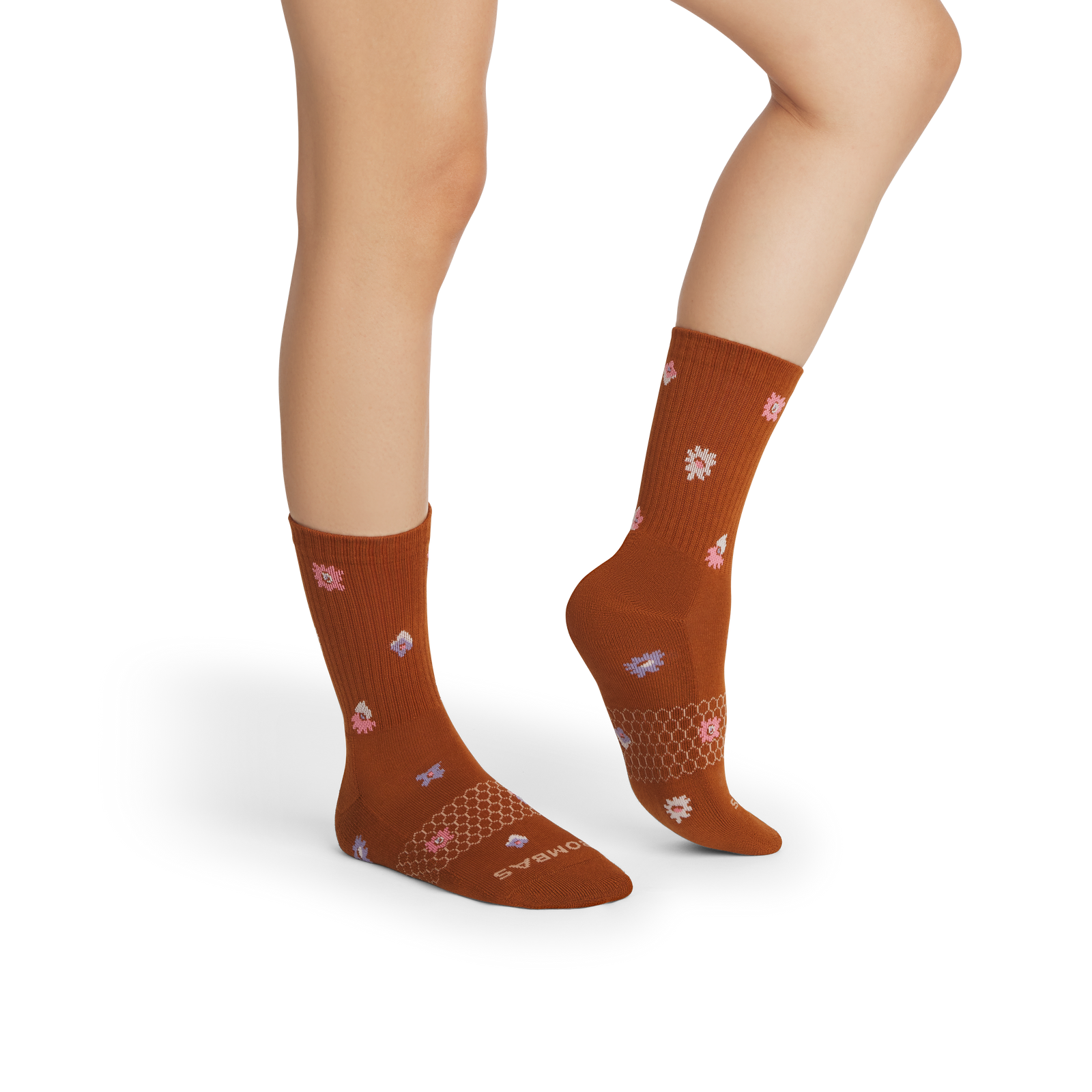 official-bombas::10149-toffee-adult-female-onmodel-2-transparent.png