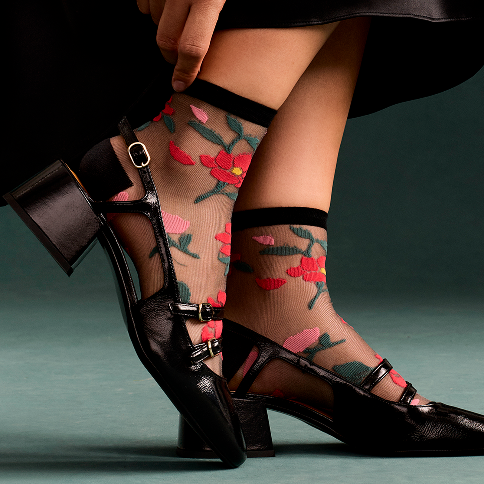 Women's Sheer Garden Party Quarter Socks - black [LIFESTYLE] [10512]
