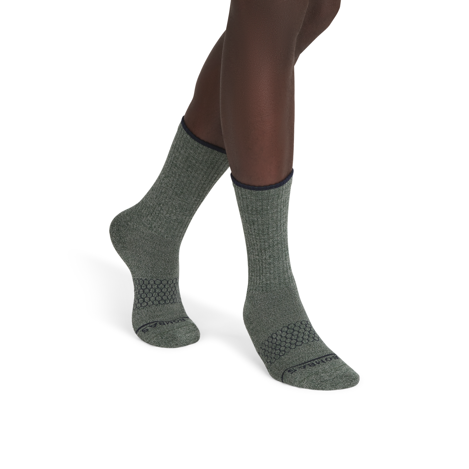 official-bombas::10632-darkbalsam-midnightnavy-adult-male-onmodel-2-transparent.png