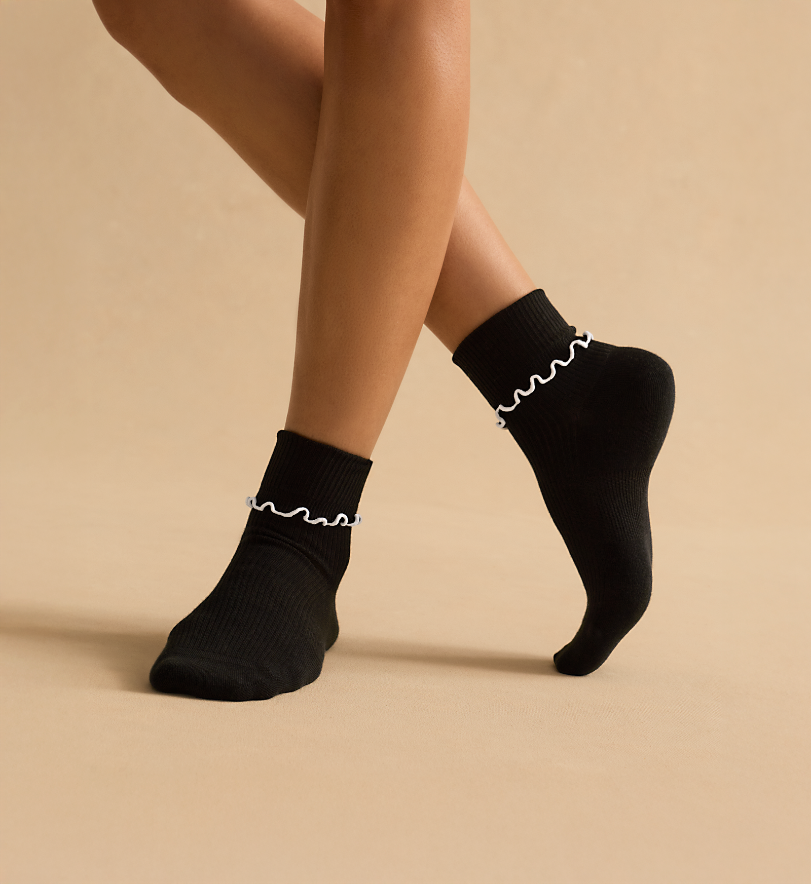 Open Knit Half Calf Socks - black white [LIFESTYLE] [9727]