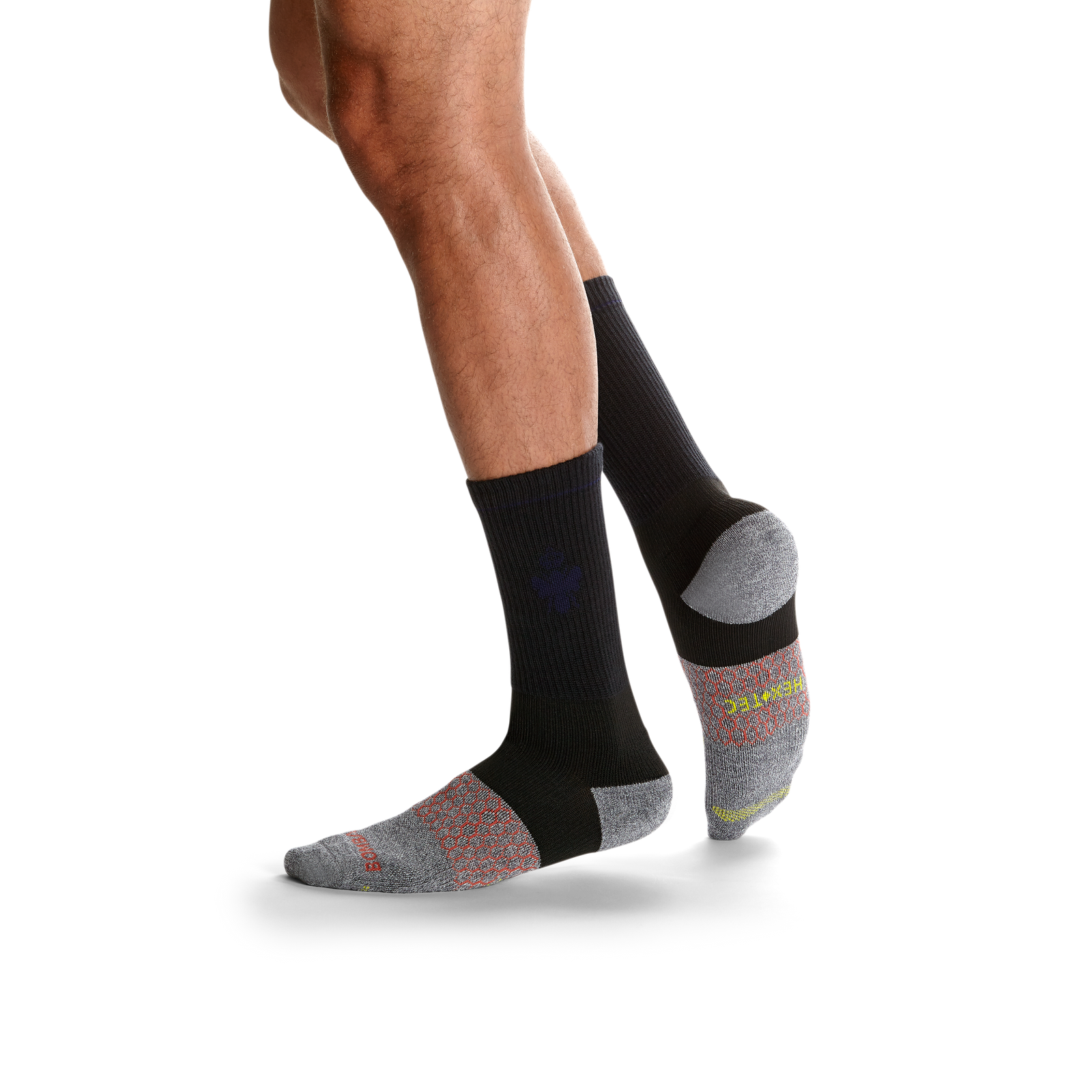 official-bombas::black-onmodel-2-transparent_4632133b-ac77-4e76-a5a9-6afc912b0284.png